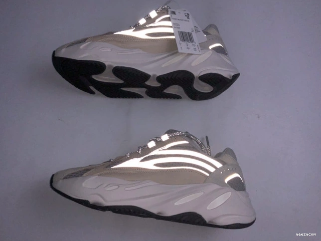 Cream 700 Cream V2 Adidas Yeezy GY7924 Boost 0727